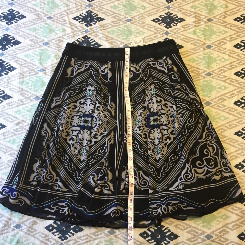 White House Black Market Elegant Skirt - Picture 3 of 7